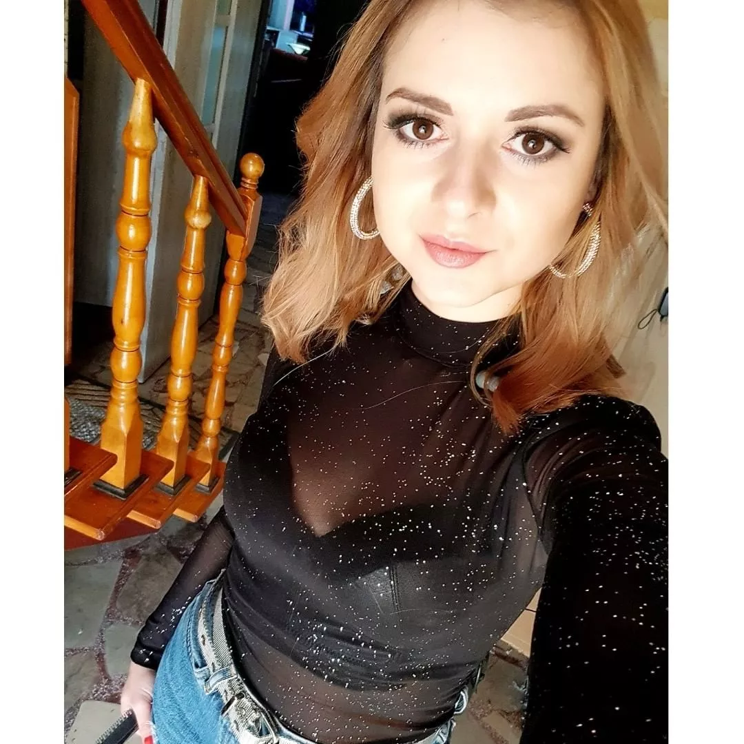 Obłędny dekolt jednej z najpiękniejszych gwiazd disco polo. Co za widoki!